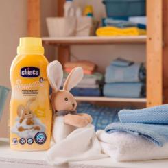 Кондиционер для белья Chicco Sensitive Tender Touch Дитячий пом'якшувач 750 мл Фото 2