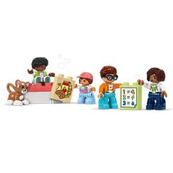 Конструктор LEGO DUPLO Town Большой интерактивный общественный поез Фото 5