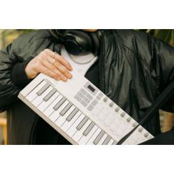 MIDI-клавиатура Novation Launchkey Mini 37 MK4 White Edition Фото 8