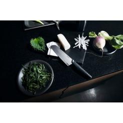 Кухонный нож Fiskars Taiten Santoku 16 см Фото 7
